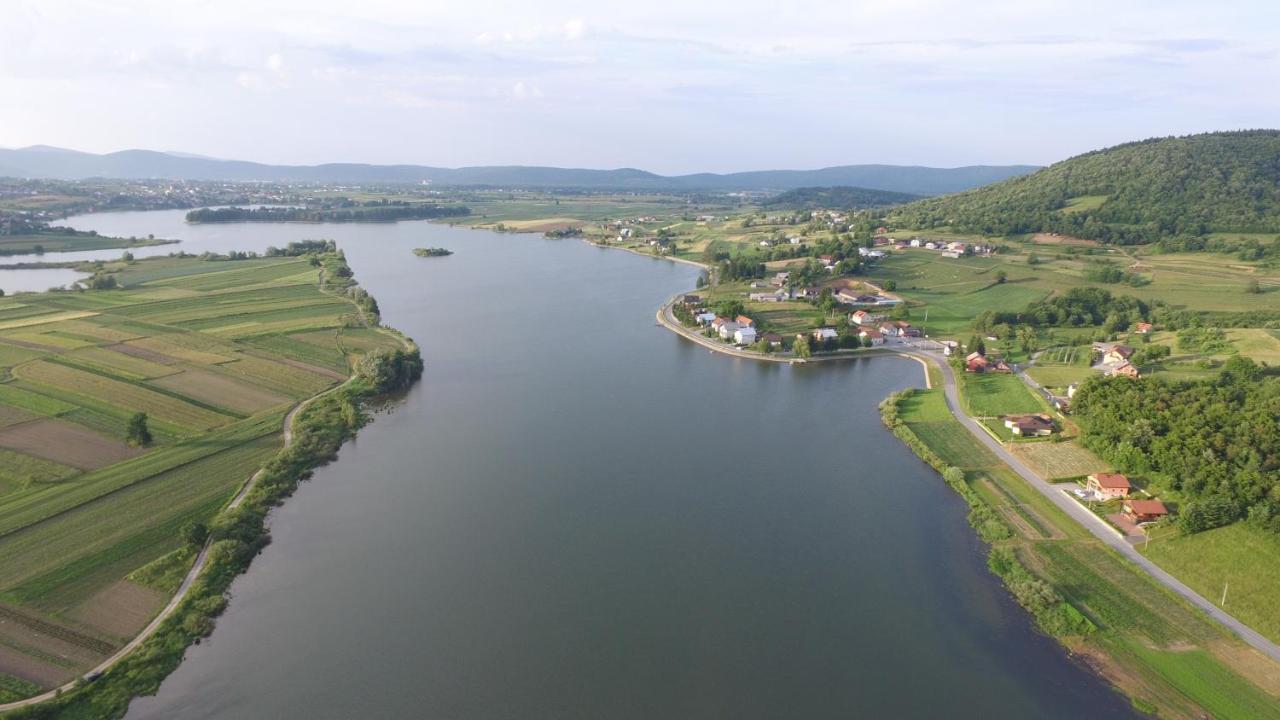 فيلا Kuca Za Odmor Jezero أوغولين المظهر الخارجي الصورة